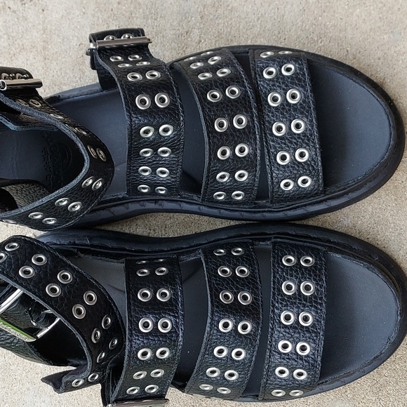 🖤NEW Dr. Martens Clarissa Hardware Sandal US7/UK5🖤 - Picture 3 of 11